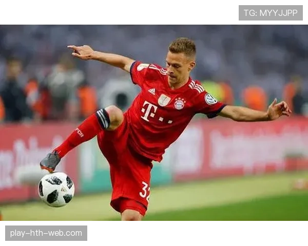 哈维与蒂亚戈在控球体系中的中场组织角色分化