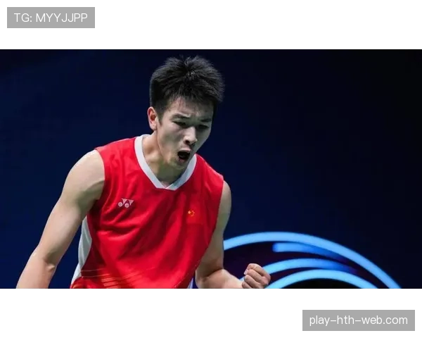 李诗沣训练完直接去奢侈品店刷卡，这自律和花钱的速度一样狠